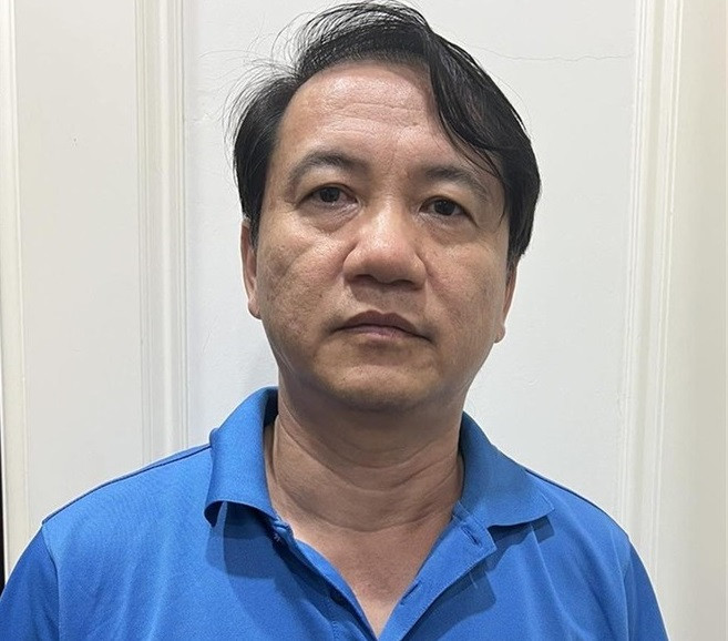 Bị can Phương Hoàng Kim - cựu Cục trưởng Cục Điện lực và Năng lượng tái tạo, Bộ Công Thương. Bị can Phương Hoàng Kim - cựu Cục trưởng Cục Điện lực và Năng lượng tái tạo, Bộ Công Thương.