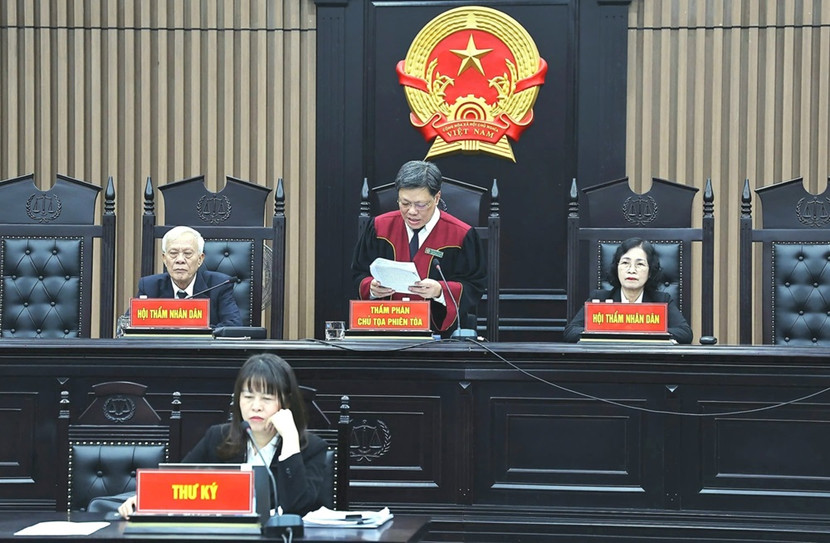 Hội đồng xét xử sơ thẩm vụ án do Thẩm phán Lưu Ngọc Cảnh làm chủ tọa