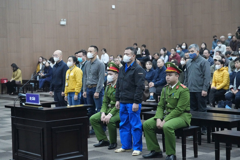 Các bị cáo trong vụ án bị đưa ra xét xử tại phiên tòa Các bị cáo trong vụ án bị đưa ra xét xử tại phiên tòa