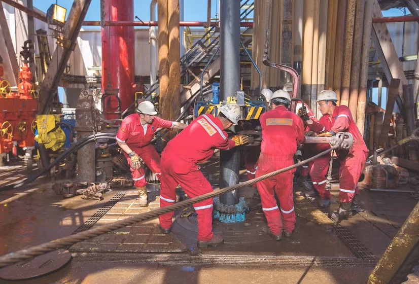 Người lao động PV Drilling làm việc trên giàn khoan