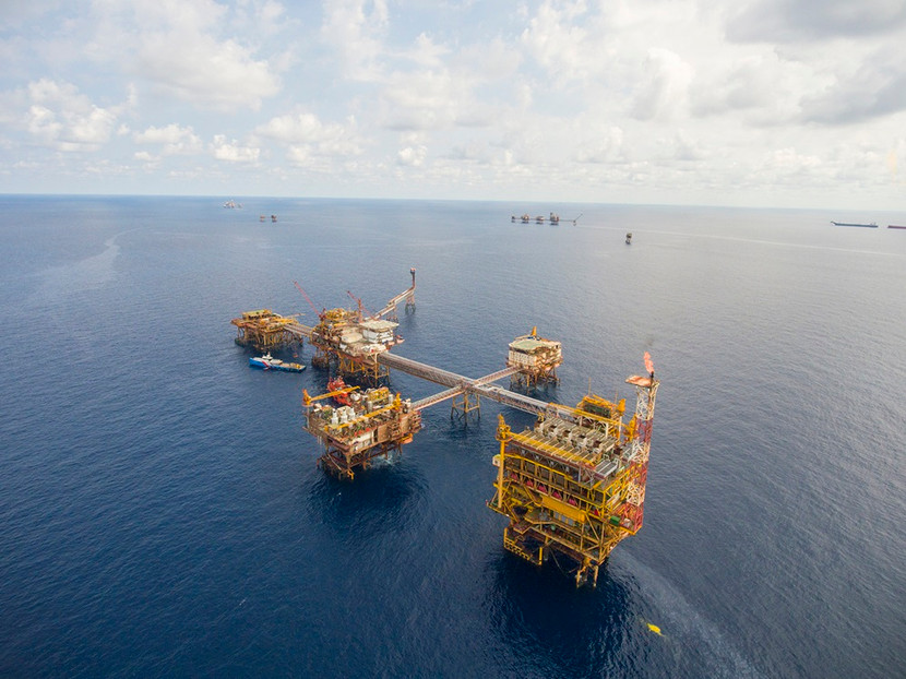 Trải qua 50 năm hình thành và phát triển, Petrovietnam đã làm chủ các công nghệ từ thăm dò, khai thác đến chế biến, chế tạo các sản phẩm trong cả một chuỗi giá trị của Hệ sinh thái Petrovietnam. Trải qua 50 năm hình thành và phát triển, Petrovietnam đã làm chủ các công nghệ từ thăm dò, khai thác đến chế biến, chế tạo các sản phẩm trong cả một chuỗi giá trị của Hệ sinh thái Petrovietnam.