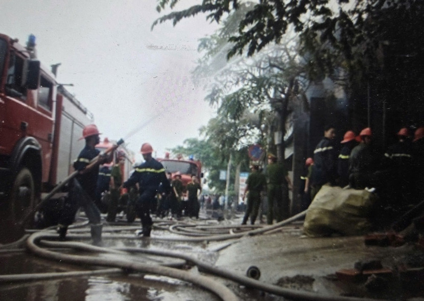 Lực lượng Cảnh sát PCCC thực hiện cứu nạn, cứu hộ và xử lý đám cháy.