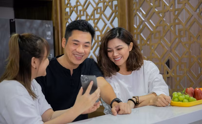Nhiều người bất ngờ khi app ngân hàng đặt được taxi, xe máy
