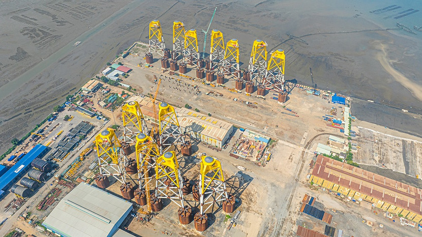 Trụ cột Dịch vụ được xác định có tiềm năng tăng trưởng lớn, hỗ trợ sự phát triển bền vững của Tập đoàn. Trụ cột Dịch vụ được xác định có tiềm năng tăng trưởng lớn, hỗ trợ sự phát triển bền vững của Tập đoàn.