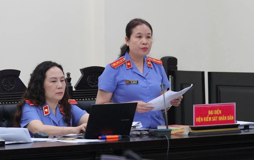 Đại diện Viện kiểm sát thực hành quyền công tố tại phiên tòa