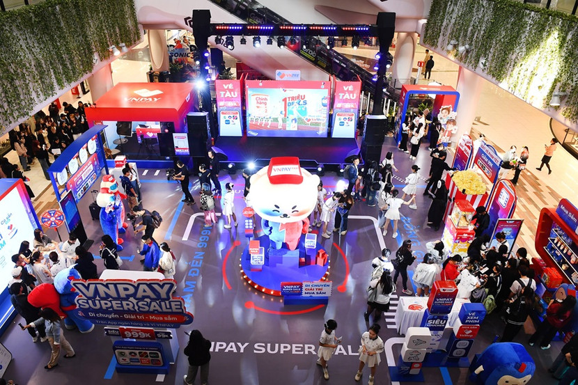 Khán giả mọi độ tuổi háo hức tới trải nghiệm chuỗi sự kiện VNPAY SUPER SALE.