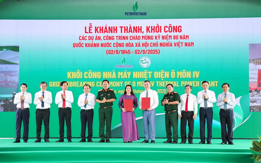 Petrovietnam và UBND Thành phố Cần Thơ ký kết Thỏa thuận hợp tác toàn diện nhằm đáp ứng mục tiêu trong việc hình thành trung tâm năng lượng tích hợp, thúc đẩy công nghiệp hỗ trợ và đào tạo nguồn nhân lực chất lượng cao khu vực đồng bằng sông Cửu Long. Petrovietnam và UBND Thành phố Cần Thơ ký kết Thỏa thuận hợp tác toàn diện nhằm đáp ứng mục tiêu trong việc hình thành trung tâm năng lượng tích hợp, thúc đẩy công nghiệp hỗ trợ và đào tạo nguồn nhân lực chất lượng cao khu vực đồng bằng sông Cửu Long.