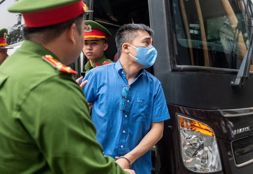 Tại giai đoạn phúc thẩm, đây là lần thứ hai các bị cáo được dẫn giải tới tòa nhưng vụ án vẫn chưa thể xét xử