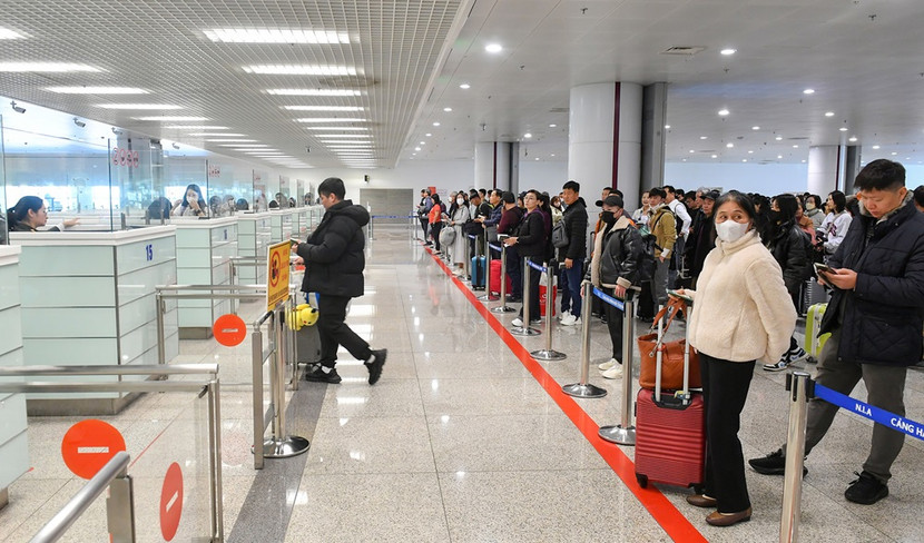 Hành khách đi máy bay cần tuân thủ nghiêm quy định về xuất nhập cảnh (ảnh: Minh họa) Hành khách đi máy bay cần tuân thủ nghiêm quy định về xuất nhập cảnh (ảnh: Minh họa)