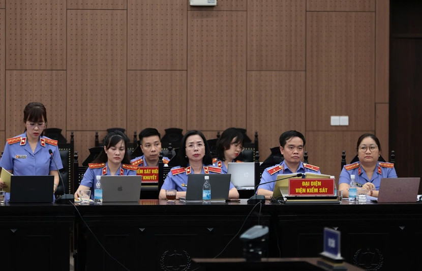 Các Kiểm sát viên thực hành quyền công tố tại phiên tòa Các Kiểm sát viên thực hành quyền công tố tại phiên tòa