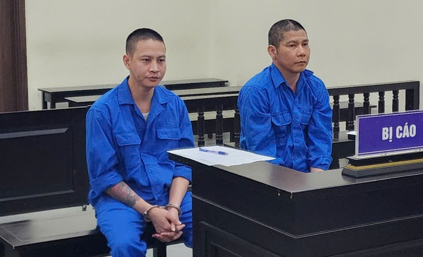 Hai bị cáo trong vụ án bị đưa ra xét xử tại phiên tòa. Hai bị cáo trong vụ án bị đưa ra xét xử tại phiên tòa.