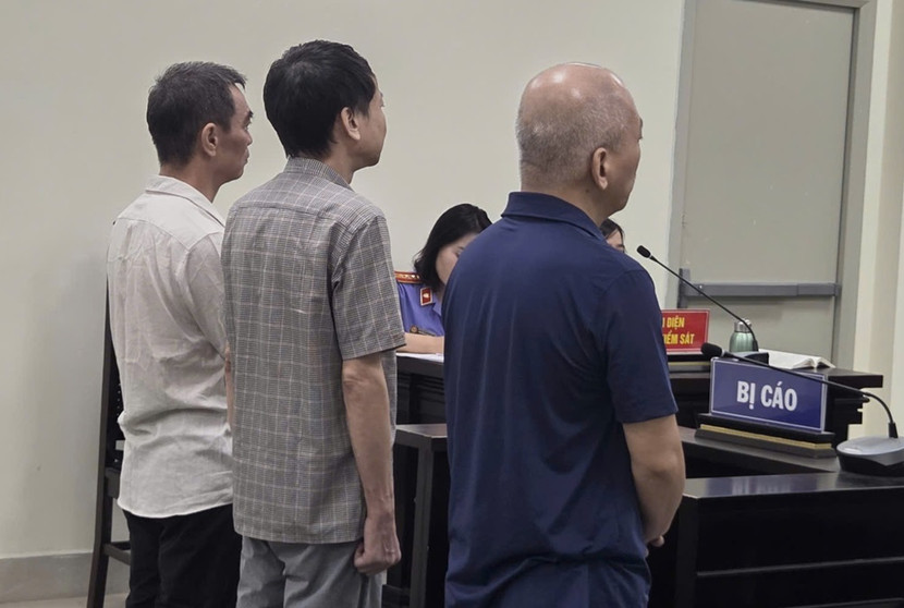 Các bị cáo trong vụ án bị đưa ra xét xử tại phiên tòa
