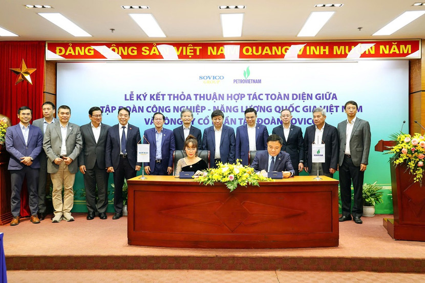 Tổng Giám đốc Petrovietnam Lê Ngọc Sơn và Chủ tịch HĐQT SOVICO Nguyễn Thị Phương Thảo ký kết thoả thuận hợp tác toàn diện.