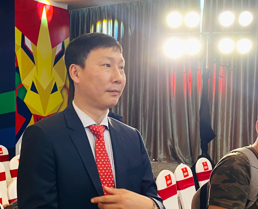 Lễ bốc thăm ASEAN Cup 2024 đánh dấu màn ra mắt, chào hỏi của tân HLV Kim Sang-sik với các quan chức, đồng nghiệp làng bóng Đông Nam Á