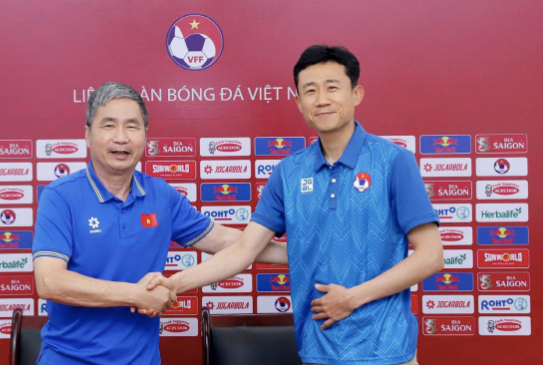 Trợ lý Choi Won-kwon nhậm chức và hứa nỗ lực đưa đội tuyển Việt Nam trở lại đỉnh cao