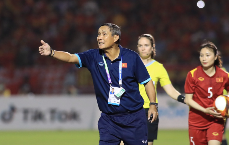 HLV Mai Đức Chung có 30 năm gắn bó, gặt hái một loạt danh hiệu cùng tuyển nữ Việt Nam