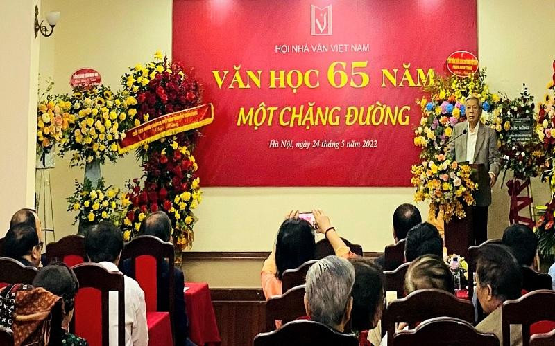 Nhà thơ Nguyễn Khoa Điềm phát biểu tại lễ kỷ niệm