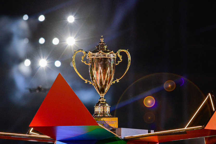 Chiếc cúp vàng danh giá mùa giải năm nay sẽ có chủ nhân sau trận chung kết ngày 15-7 tới trên SVĐ Hàng Đẫy, Hà Nội