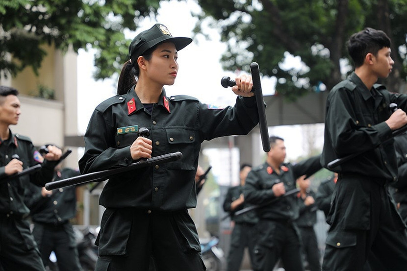 Dù ở trong môi trường rèn luyện khắc nghiệt, cường độ cao, nhưng Trung úy Lương Thị Thu đã vượt qua được tất cả khó khăn, thử thách, hoàn thành xuất sắc mọi nhiệm vụ