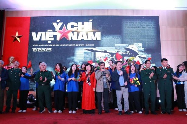 Chương trình giao lưu nghệ thuật "Ý chí Việt Nam 2023" truyền lửa cho sinh viên Đại học KHXH&amp;NV