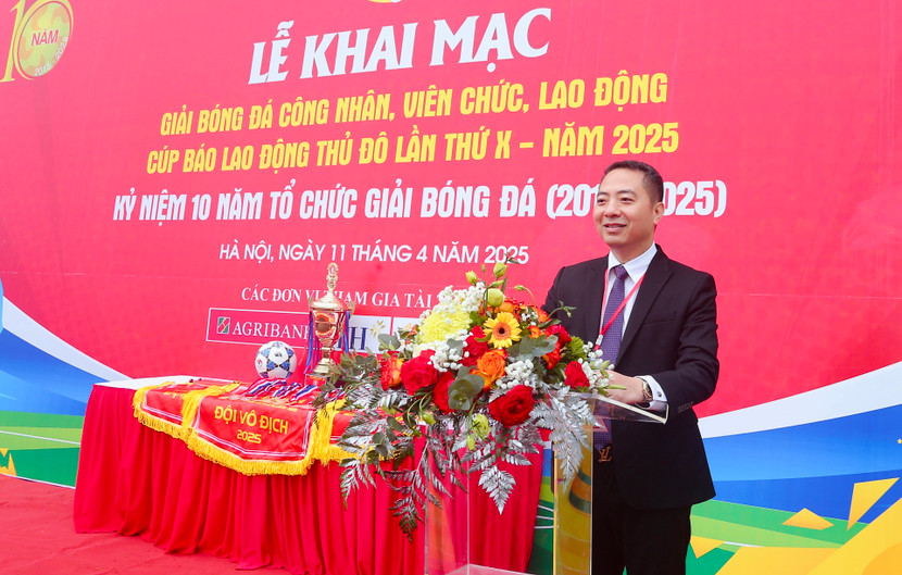 Ông Nguyễn Văn Bình - Tổng Biên tập Báo Lao động Thủ đô, Trưởng BTC giải phát biểu khai mạc Ông Nguyễn Văn Bình - Tổng Biên tập Báo Lao động Thủ đô, Trưởng BTC giải phát biểu khai mạc