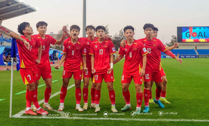 U17 Việt Nam ăn mừng bàn thắng mở ra cơ hội giành vé tới World Cup