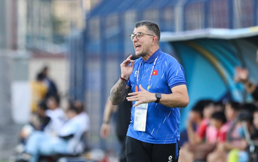 HLV Roland tự hào về tinh thần và sự trưởng thành của các cầu thủ U17 Việt Nam