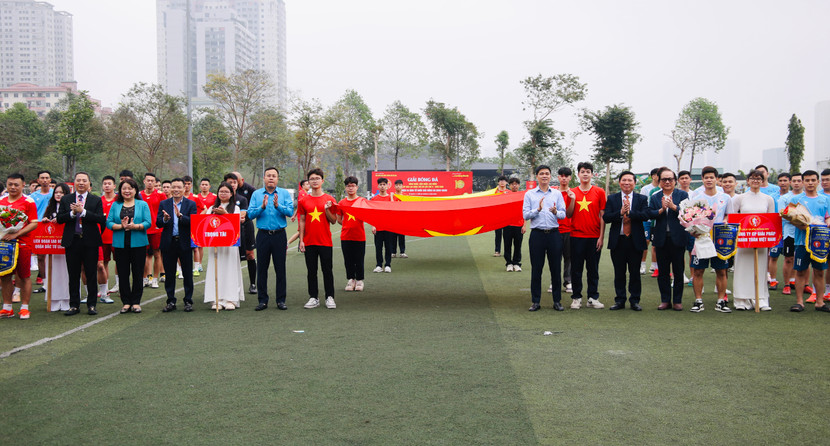 Giải bóng đá công nhân, viên chức, lao động Cúp Báo Lao động Thủ đô lần thứ X - năm 2025 thu hút 17 đội bóng tham dự Giải bóng đá công nhân, viên chức, lao động Cúp Báo Lao động Thủ đô lần thứ X - năm 2025 thu hút 17 đội bóng tham dự