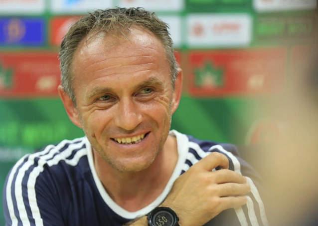 Ông Svetislav Tanasijevic khi còn làm việc cho CLB Thanh Hóa Ông Svetislav Tanasijevic khi còn làm việc cho CLB Thanh Hóa