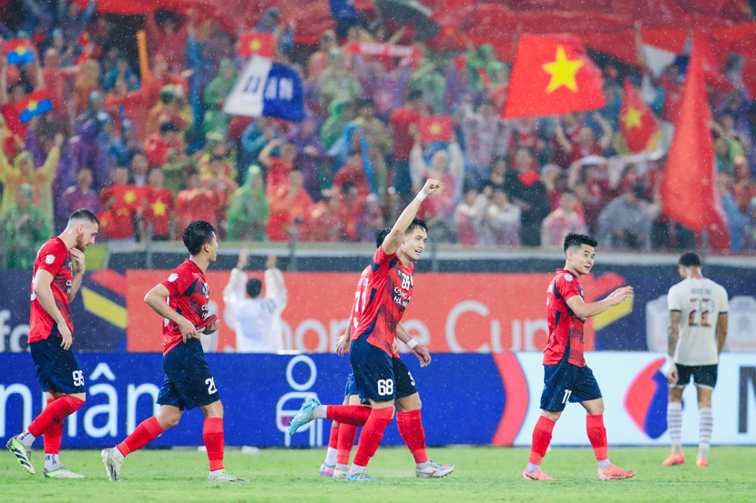 CLB Công an Hà Nội thắng 2-0 (chung cuộc 2-1) để vượt đại diện Indonesia, vào chung kết CLB Công an Hà Nội thắng 2-0 (chung cuộc 2-1) để vượt đại diện Indonesia, vào chung kết