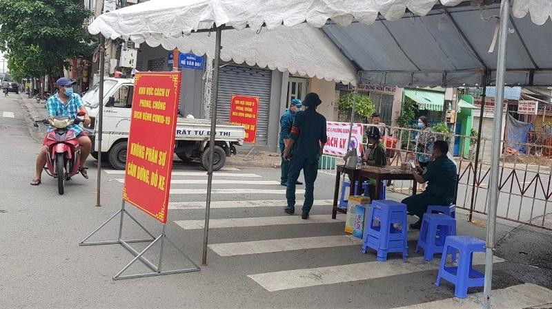 Phong tỏa khu vực có bệnh nhân Covid-19 (Ảnh minh họa) Phong tỏa khu vực có bệnh nhân Covid-19 (Ảnh minh họa)