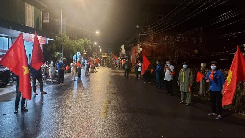 Thời khắc dỡ bỏ phong tỏa tại thôn Đa Tiện, xã Xuân Lâm, huyện Thuận Thành