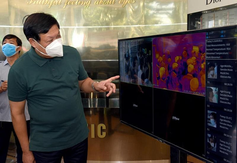 Thứ trưởng Bộ Y tế Đỗ Xuân Tuyên kiểm tra công tác phân luồng tại Bệnh viện Đa khoa TP Vinh Thứ trưởng Bộ Y tế Đỗ Xuân Tuyên kiểm tra công tác phân luồng tại Bệnh viện Đa khoa TP Vinh