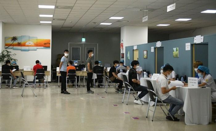 Triển khai tiêm vaccine Covid-19 ho 15.000 công nhân Công ty Điện tử Samsung Bắc Ninh