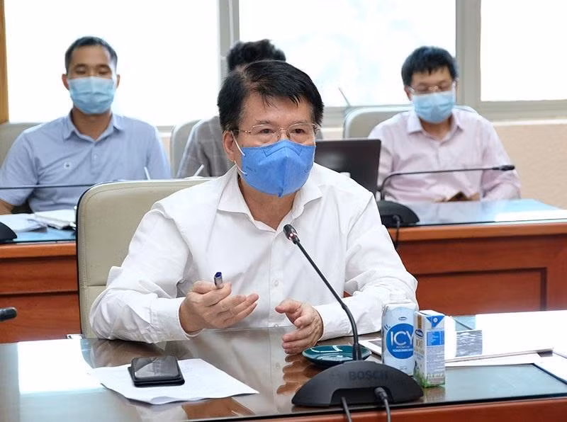 Thứ trưởng Bộ Y tế Trương Quốc Cường phát biểu tại cuộc họp