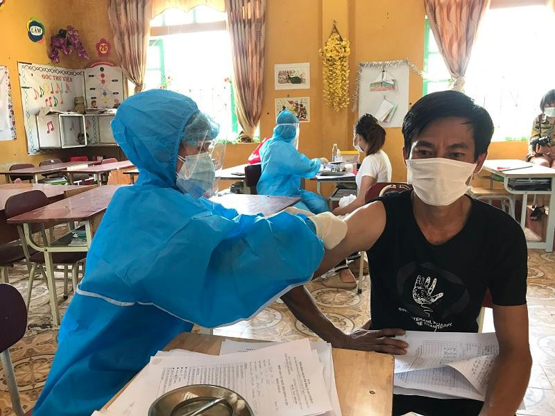 Tiêm vaccine phòng Covid-19 (Ảnh minh họa) Tiêm vaccine phòng Covid-19 (Ảnh minh họa)