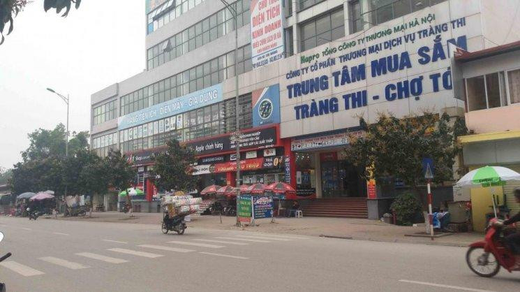 Khu vực chợ Cửa hàng mới ở thị trấn Đông Anh