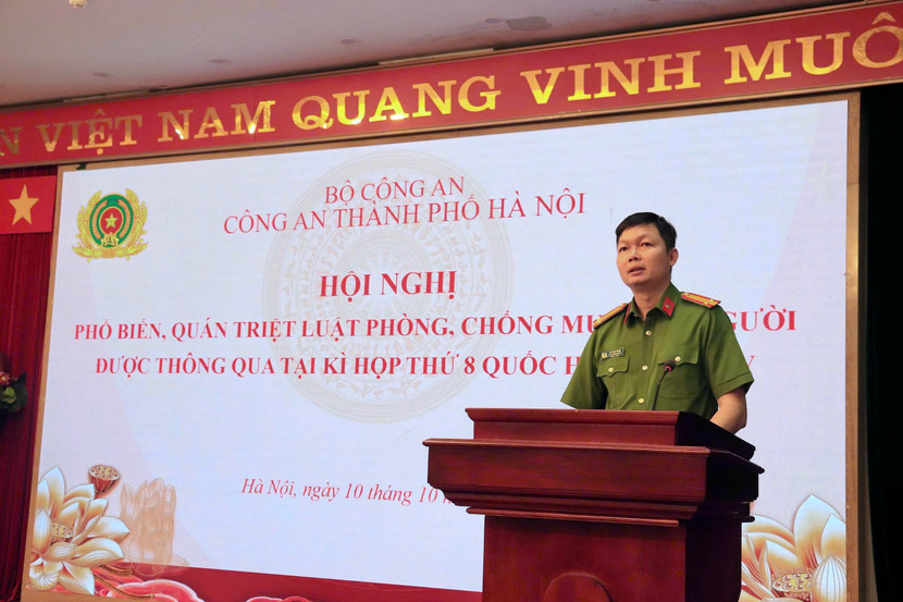 Trung tá Vũ Đình Nhâm - Phó trưởng Phòng Cảnh sát hình sự phát biểu tại hội nghị