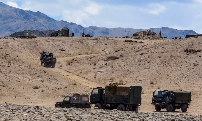 Xe quân sự của Ấn Độ tham gia diễn tập ở vùng Ladakh hồi tháng 7-2020