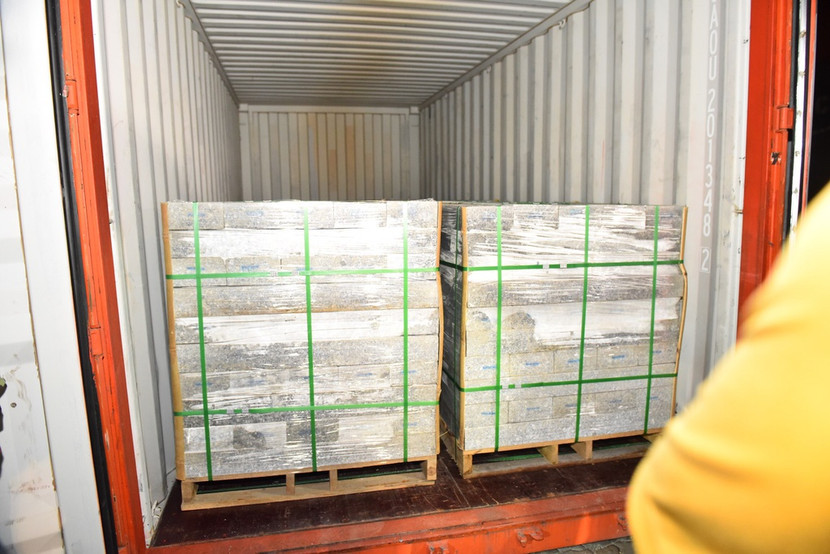 Các lực lượng tham gia phá chuyên án làm nhiệm vụ và tang vật vụ án