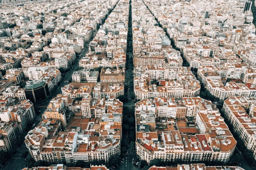 Thành phố Barcelona (Tây Ban Nha) được thiết kế gần như cứ mỗi 150m lại có một giao lộ