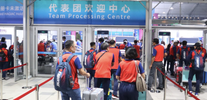 Các thành viên đoàn Việt Nam nhập Làng vận động viên, tối 20-9