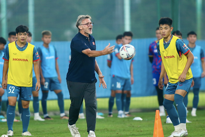 HLV Troussier chọn 23 cầu thủ phù hợp nhất cho chiến dịch vòng loại U23 châu Á