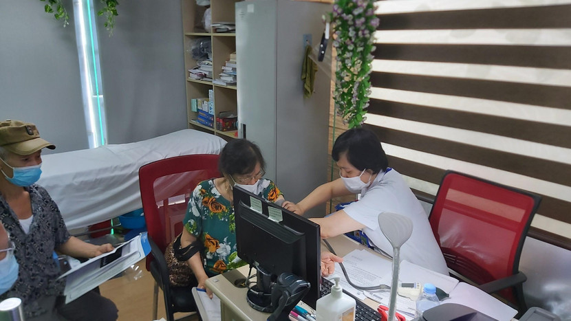 Người cao tuổi cần chú ý sức khỏe trong thời điểm nắng nóng mùa hè