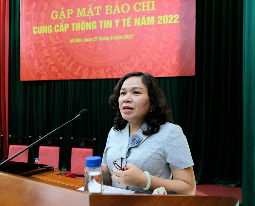 PGS.TS Dương Thị Hồng thông tin với báo chí chiều 27-6