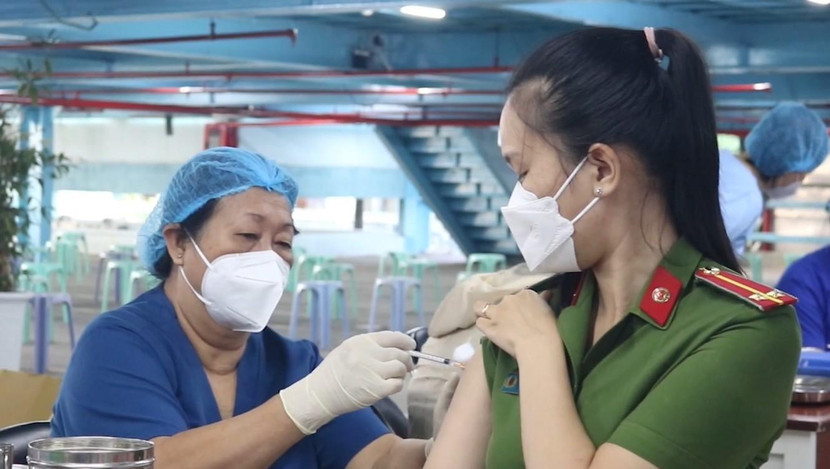 Số người đi tiêm vaccine Covid-19 mũi 4 những ngày gần đây đang tăng nhanh (Ảnh minh họa) Số người đi tiêm vaccine Covid-19 mũi 4 những ngày gần đây đang tăng nhanh (Ảnh minh họa)