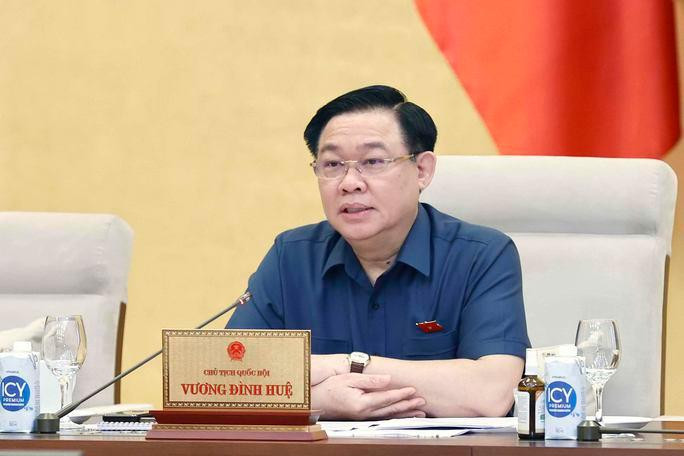 Chủ tịch Quốc hội Vương Đình Huệ chủ trì phiên họp UBTVQH ngày 4-6 Chủ tịch Quốc hội Vương Đình Huệ chủ trì phiên họp UBTVQH ngày 4-6