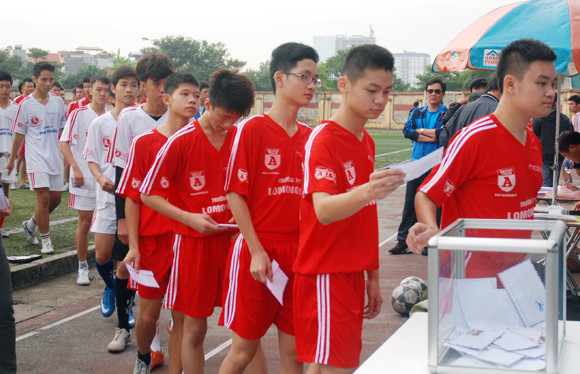 Đương kim vô địch và Á quân cùng bị loại ảnh 19