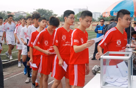 Đương kim vô địch và Á quân cùng bị loại ảnh 19