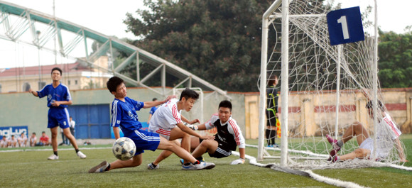 16 đội giành quyền vào vòng 2 giải bóng đá học sinh Hà Nội 2013 ảnh 6 16 đội giành quyền vào vòng 2 giải bóng đá học sinh Hà Nội 2013 ảnh 6